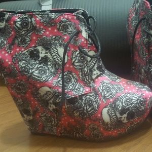 Iron Fist skull booties